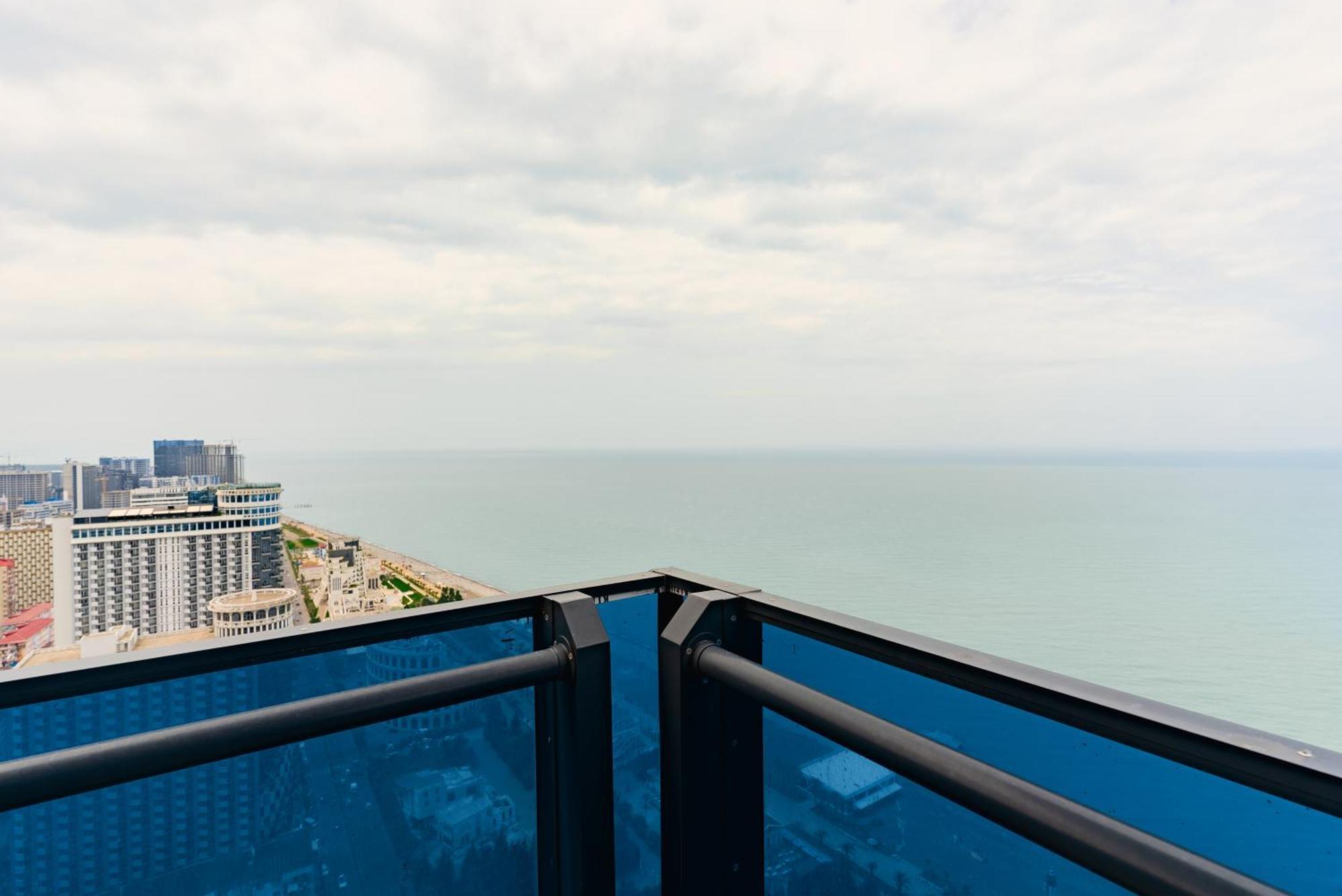 Habiby Orbi City Batumi Esterno foto