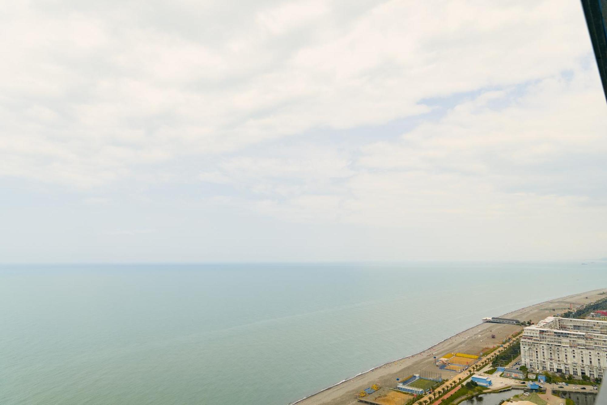 Habiby Orbi City Batumi Esterno foto