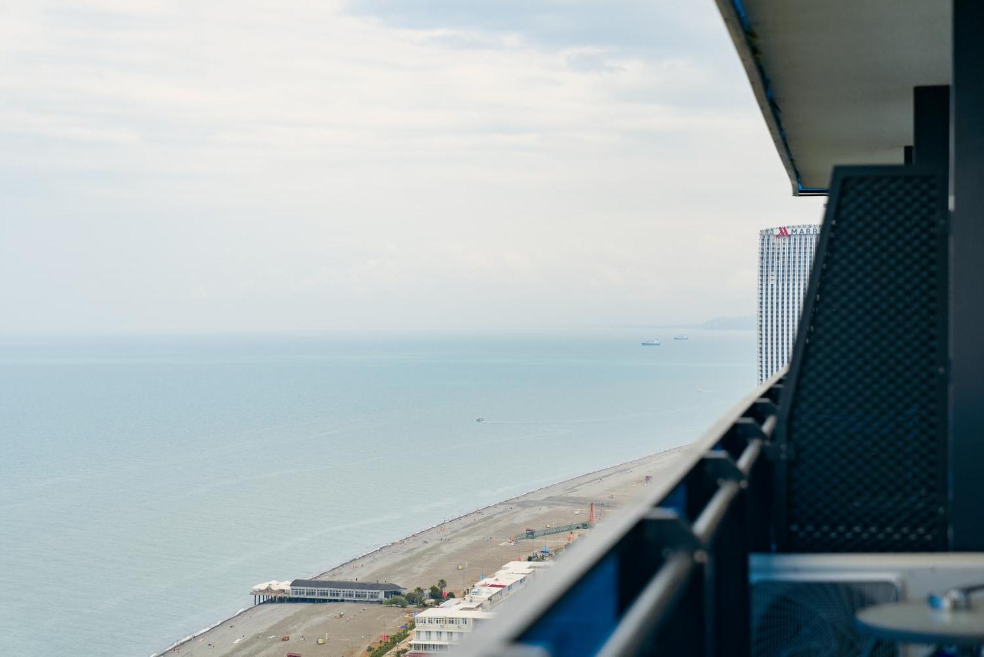 Habiby Orbi City Batumi Esterno foto