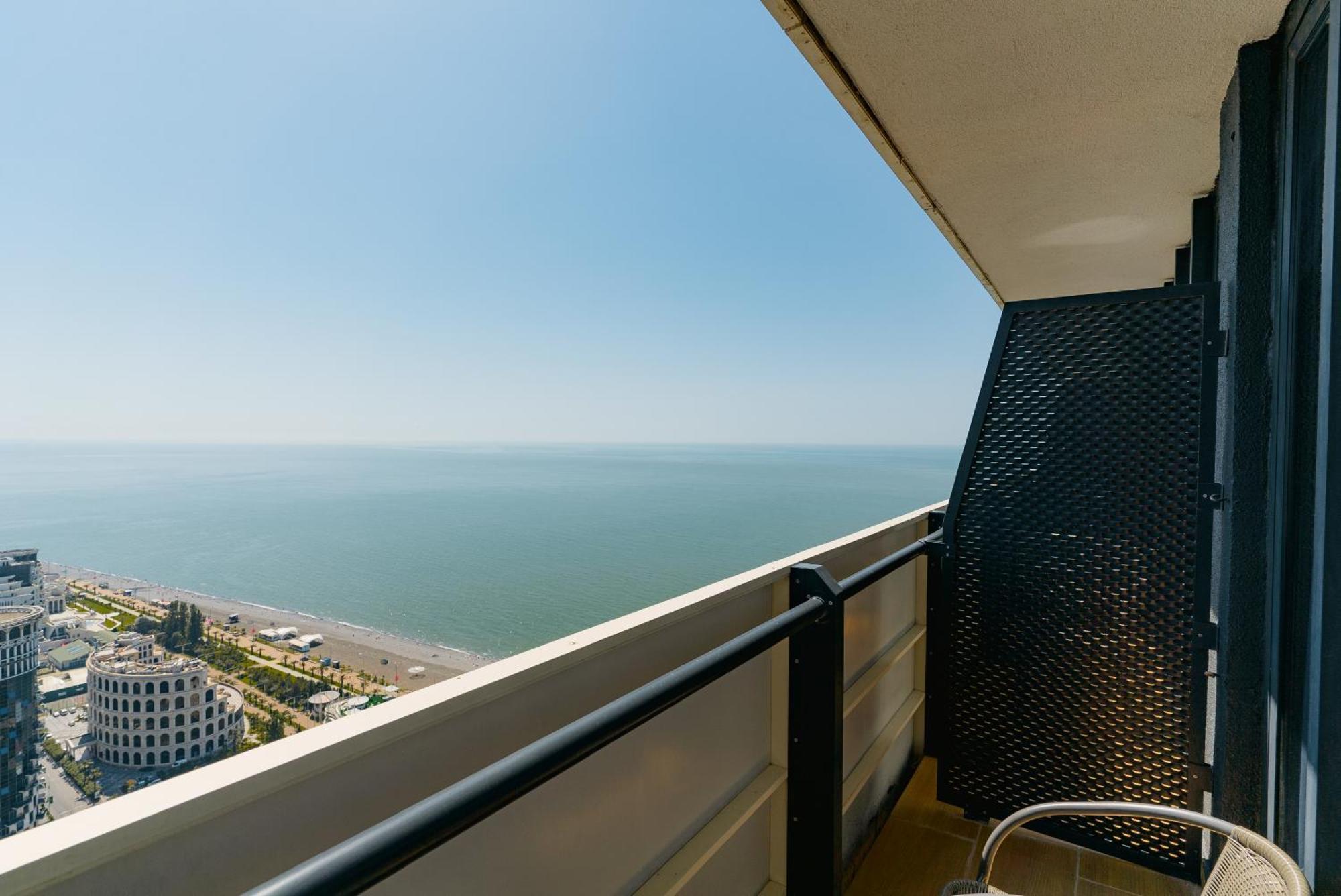 Habiby Orbi City Batumi Esterno foto