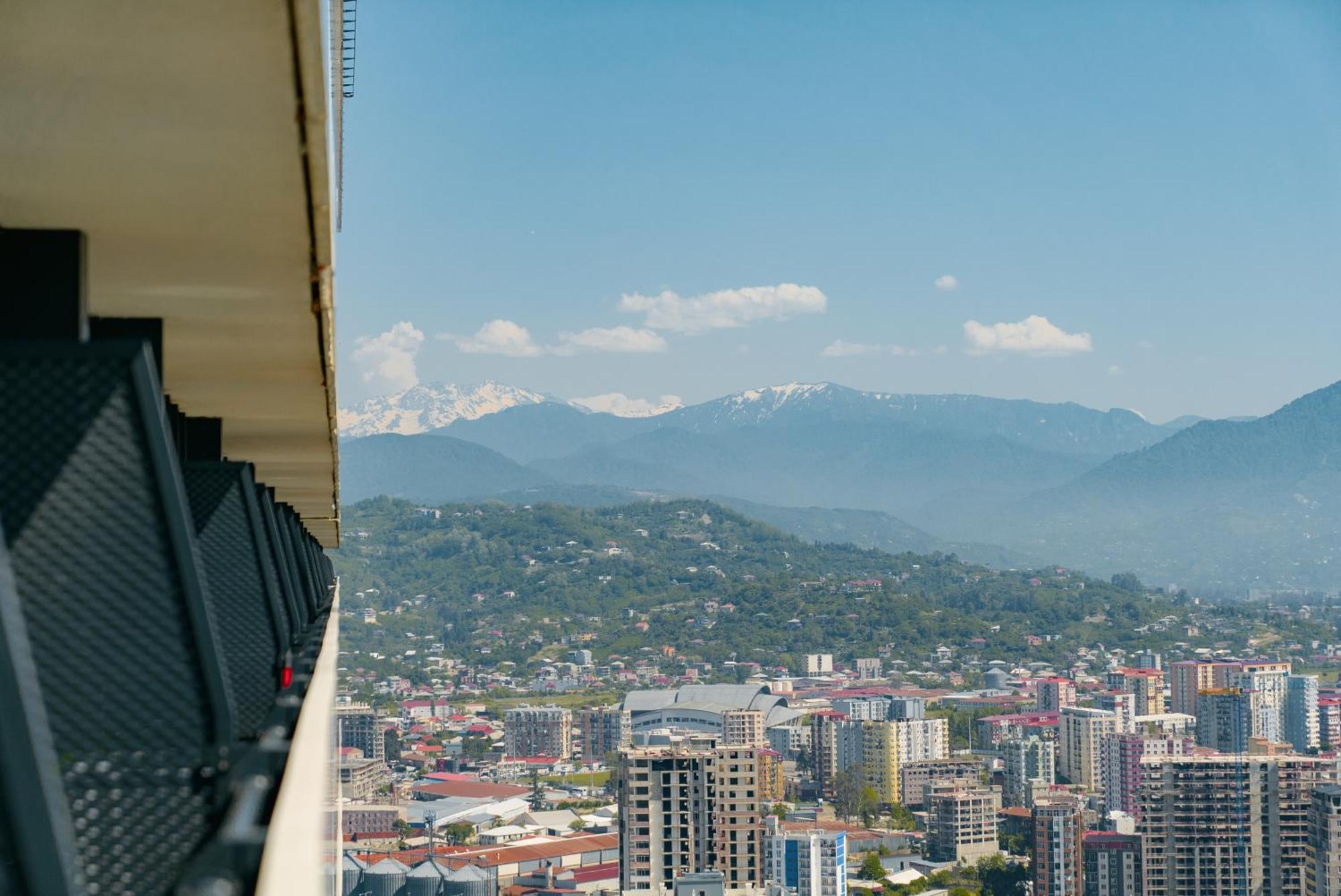 Habiby Orbi City Batumi Esterno foto